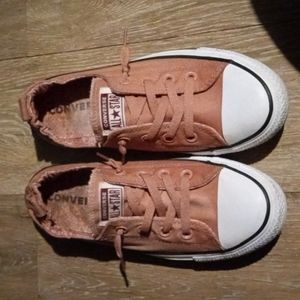 Woman converse s